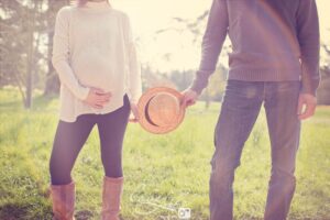 mode future maman chapeau