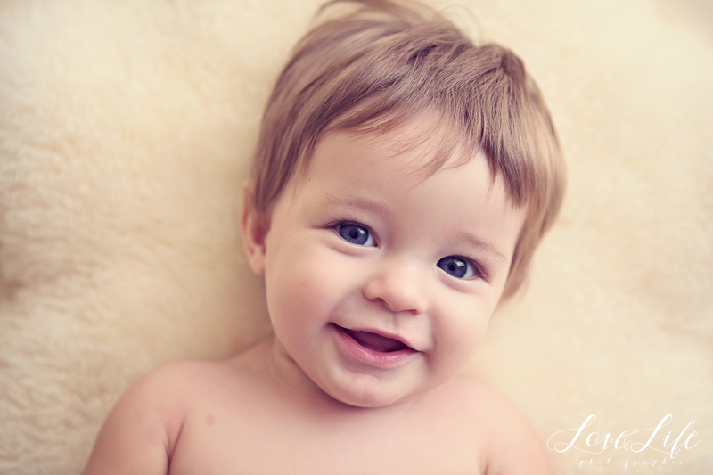 Photos bébé 8 mois en studio Poissy Yvelines