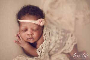 Photographe professionnelle bébé nouveau nés Chatou Yvelines